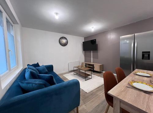 MAISON MODERNA-8 personnes-WiFi-Centre ville