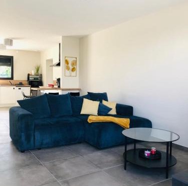 Maison moderne 3 chambres SPA-jacuzzi mai-septembre