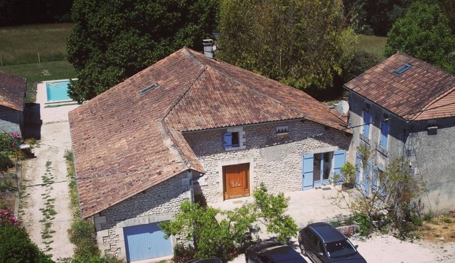 Maison Ndépendante de 60m2 au Cœur D'un Grand Jardin Avec Accès à la Piscine