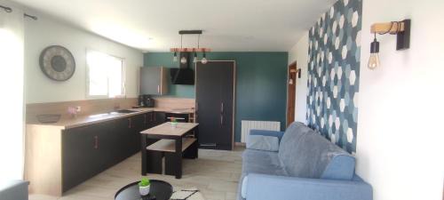 Maison neuve élégante, jardin au calme en campagne, proche Alençon et parking