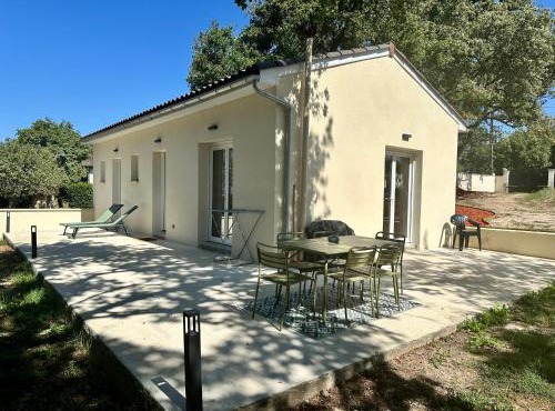 Maison neuve, cadre apaisant,jacuzzi et piscine