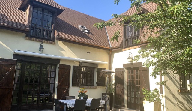 Maison Normande à 7 mn en Train de Paris, 6 Couchages, au Calme, Proche RER C