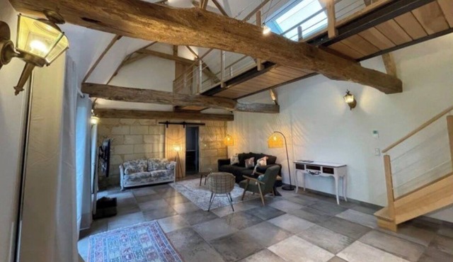 MAISON, on the banks of the Loire, a quarter of an hour from Saumur.