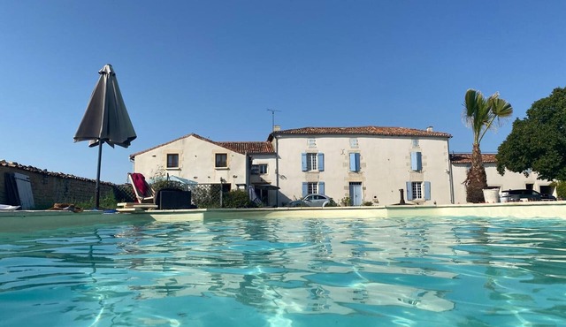 Maison "Opaline" with Shared Pool, Private Terrace, and Wi-Fi