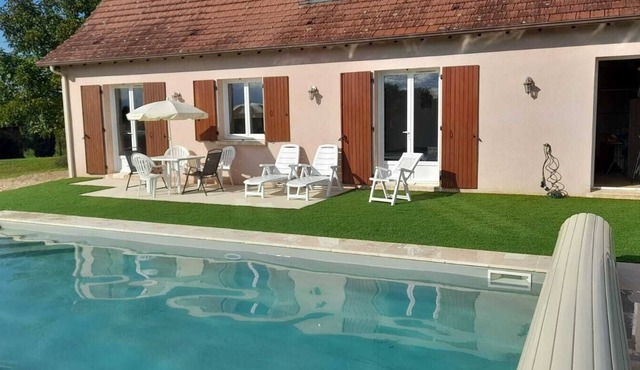 Maison Périgourdine au Calme, Piscine Chauffée, 3 Chambres 3 Sdd, Proche Corrèze
