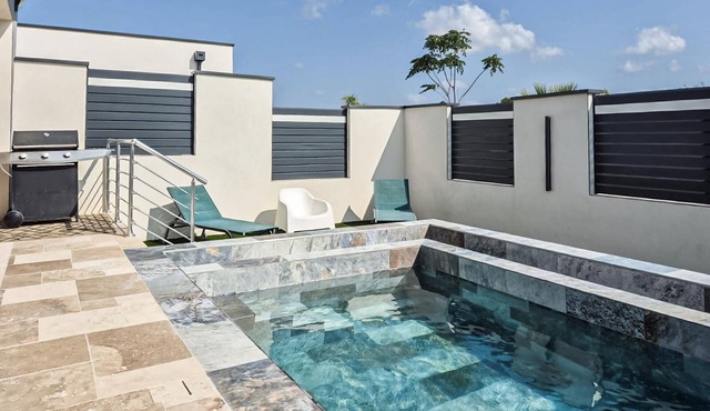 Maison piscine proche Nîmes