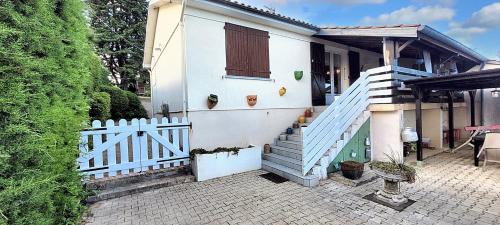 Maison paisible à Veyras avec piscine privée et vue montagne