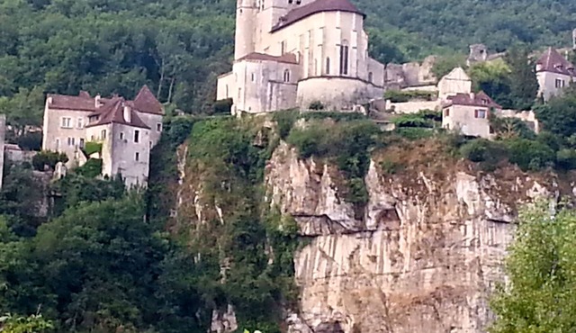 Maison Panoramique - Charming Stone House perched atop the cliff, Stunning Vista