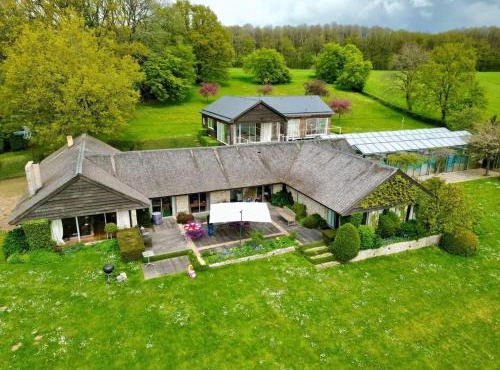 Maison Percheronne by Green Folies, 15p & piscine