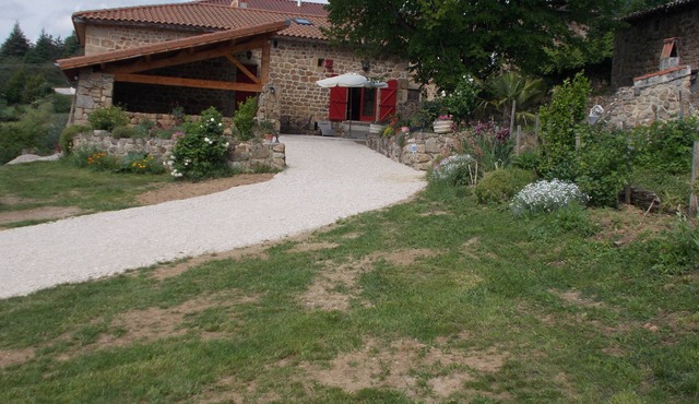 Maison pierres agrée CLEVACANCES en Ardèche verte bord de la vallée du doux,
