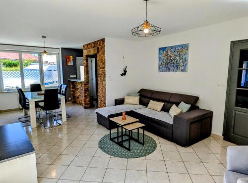 Maison plain pied avec jardin clos à Longchamps - FR-1-585-137