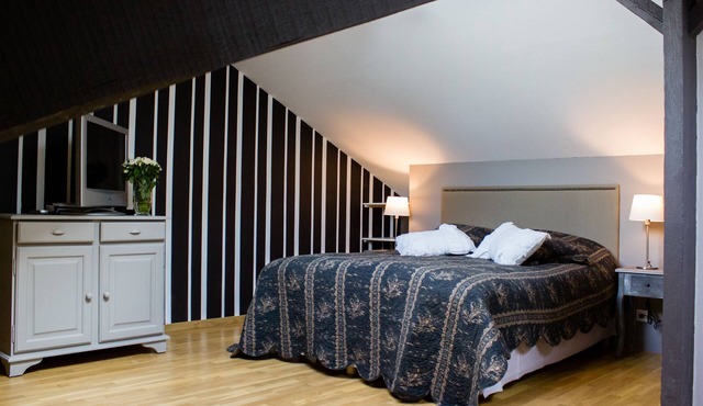 Maison Plein Centre Compiègne , à Côté de Tout Commerce, 40 mn Cdg, 1 H de Paris