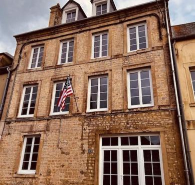 Maison pour 10 personnes max en plein centre de Ste Mère Eglise