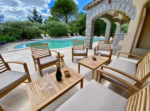 Maison pour 12p, piscine à débordement chauffée d'avril à octobre inclus