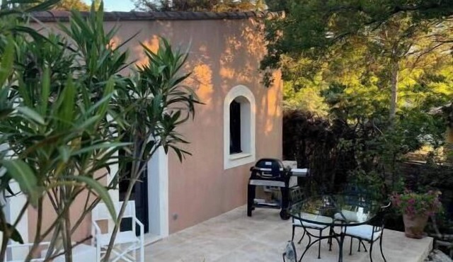 Maison Pour 2 Personnes, Calme et Détente au Pied du Luberon !
