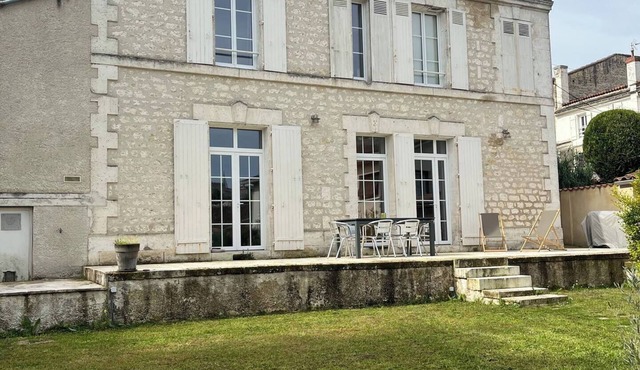 Maison pour 6personnes située à Angoulême avec Jardin et parking privé Entre 90€ et 150€ par nuit selon la saison