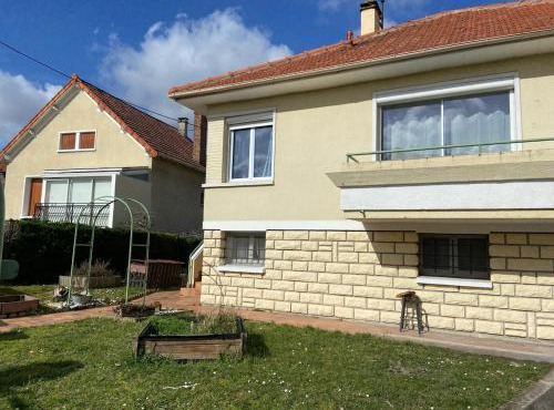 Maison pour 8 personnes avec jardin et à côté Gare RER C & Paris