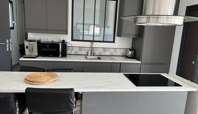 Maison Pour Trois Adultes ou Deux Enfants