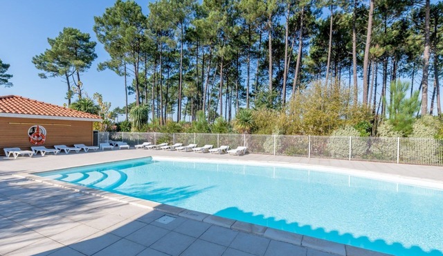 Maison près du lac | Piscines + Toboggan