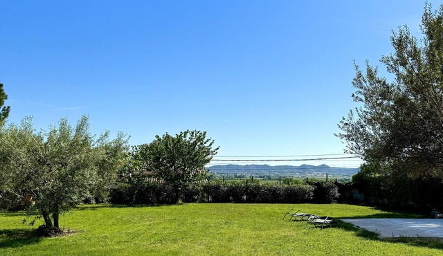 Maison Proche D'avignon , de Nîmes , Avec Situé sur Laudun