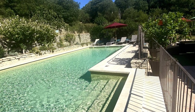 Maison Provençale Avec Grande Piscine à Goult en Plein Coeur du Luberon