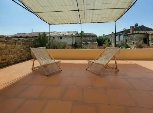 Maison provençale, jardin arboré proche Grignan 4-6 pers, 2 chambres