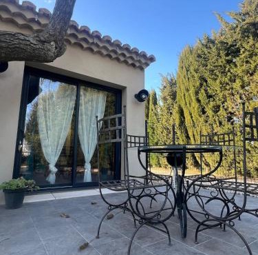 Maison provençale proche du lac