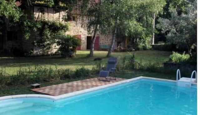Maison Quercynoise au Calme Avec Piscine