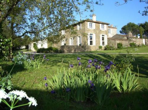 Maison rénovée avec piscine et grand jardin, à 2 km de la Vallée de l'Yon - FR-1-426-329