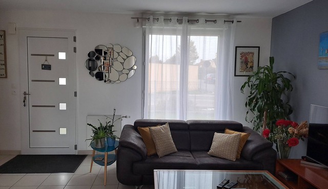 Maison Récente, Spacieuse et Lumineuse à Carpiquet