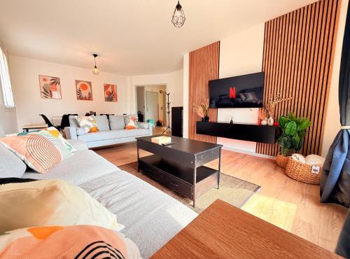 Maison rénové 10 prsn Parking privée & Balcon Proche Gare-Viotte