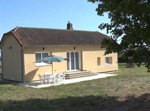 Maison rénovée avec vue sur la campagne, terrasse et jardin à Coutansouze - FR-1-489-478