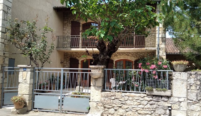 Maison Rénovée Dans Village Gersois