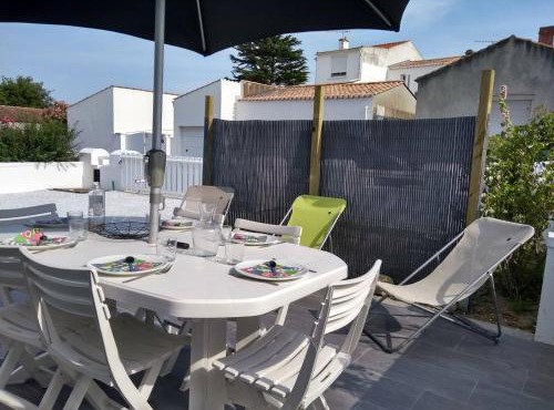 Maison rénovée près de la plage avec jardin clos, 300m de la mer, La Guérinière - FR-1-224B-69