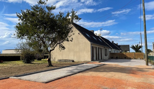 Maison - Réville Avec son Boulodrome !