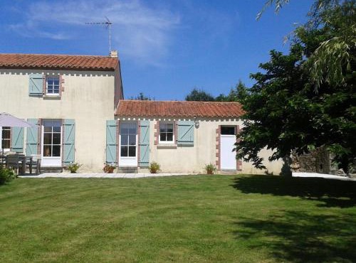 Maison rénovée avec piscine chauffée et jardin clos, proches commodités - Saint-Martin-des-Tilleuls - FR-1-426-335