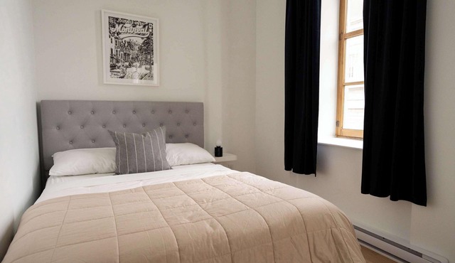 Maison Rasco Two-Bedrooms Apartment Old Montreal Prime Spot Pet Friendly Self Check-In Access Full Kitchen Wi-Fi AC