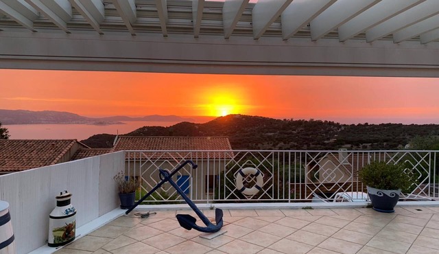 Maison Romantique Avec Splendide vue mer et Olivier Millénaire