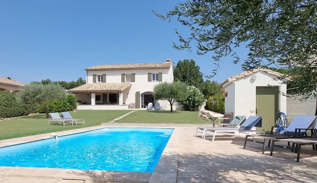 Maison Roquebeauresse – luxury & comfort in the Gard, with air conditioning, child & pet friendly