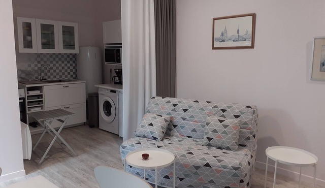 "Maison Rose" Alet ind. house medieval town free tennis, river swimming pool