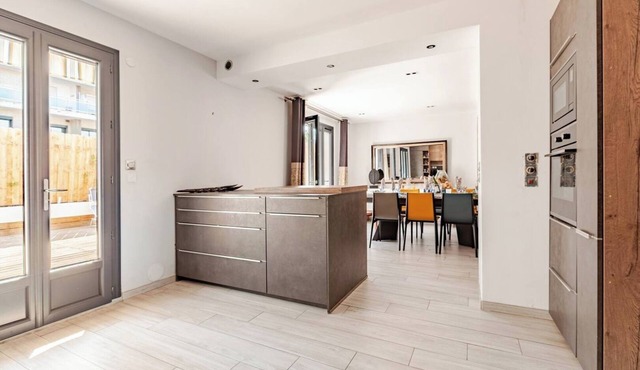 MAISON ROSY WITH WHIRLPOOL BATH 20 STEPS FROM THE CANAL DU MIDI