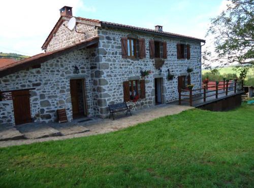 Maison rustique avec cheminée, jardin et animaux admis à Laprugne - FR-1-489-184