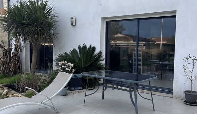 Maison Spacieuse Avec Piscine Proche Doleron et des Plages