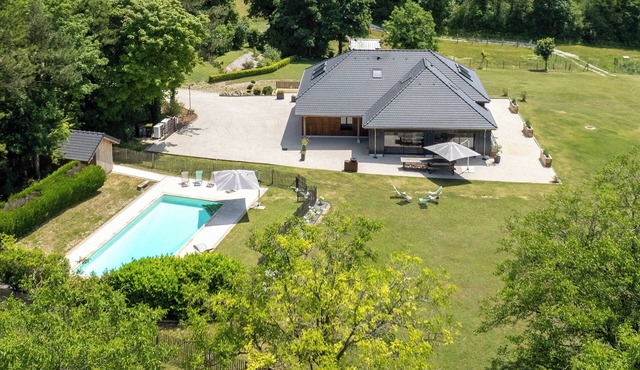 Maison Spacieuse au Calme Idéal Pour des Moments Entre Amis ou en Famille !