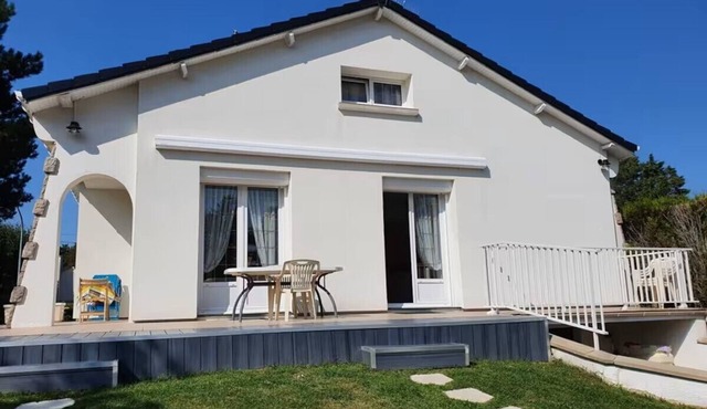Maison Sainte Cécile near beach and shops, pets welcome