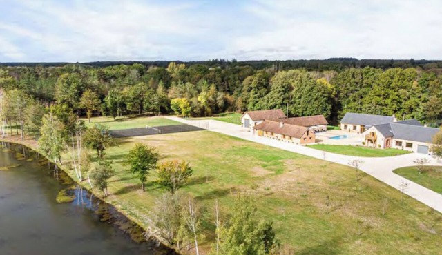 Maison Sologne/écuries/piscine/plancha/salle de Sport/billard/tennis/étang/18 ha