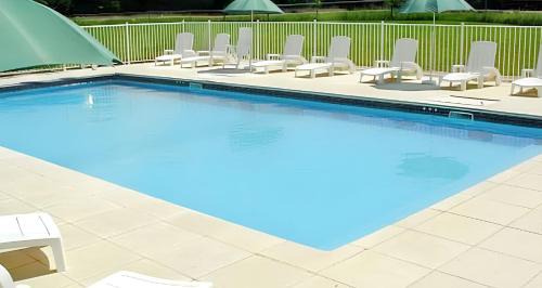 Maison spacieuse avec piscine partagée à Saint-Vincent-la-Châtre.