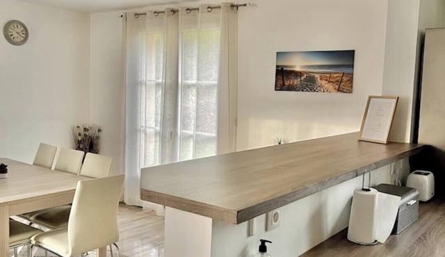 Maison Spacieuse de Lila Avec 3 Place de Parking