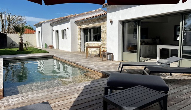 Maison Spacieuse Avec Piscine et Spa à 5 Minutes de La Rochelle