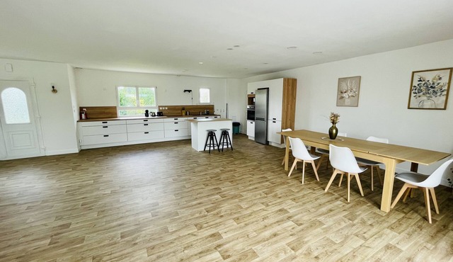 Maison spacieuse avec piscine